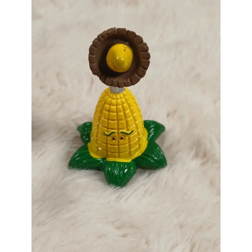 Plants Vs. Zombies Large Lot of 9 Figures cake‎ topper toys used